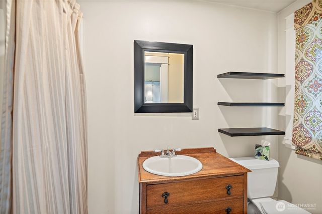 6837 S Thompson Avenue, Tacoma, WA 98408