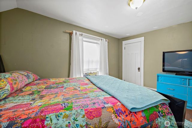 6837 S Thompson Avenue, Tacoma, WA 98408