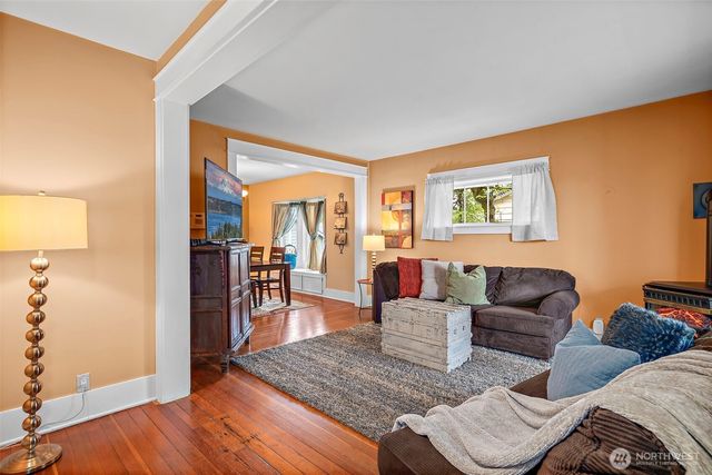 6837 S Thompson Avenue, Tacoma, WA 98408