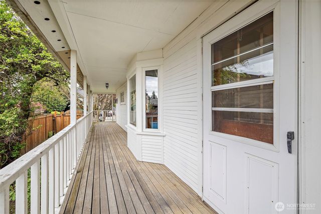 6837 S Thompson Avenue, Tacoma, WA 98408