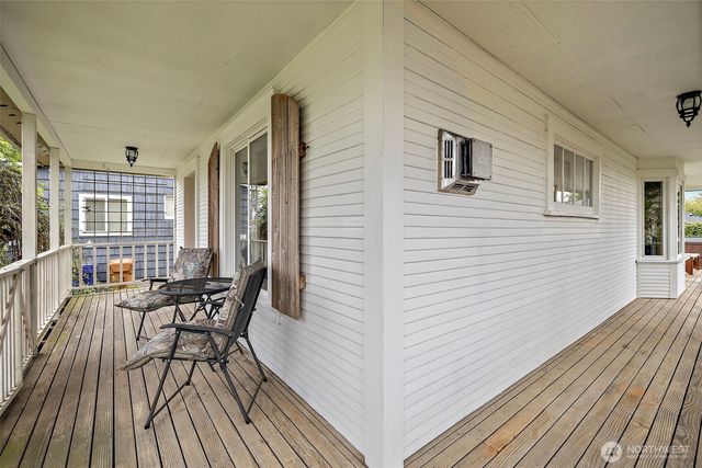 6837 S Thompson Avenue, Tacoma, WA 98408