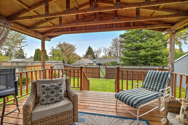 6837 S Thompson Avenue, Tacoma, WA 98408