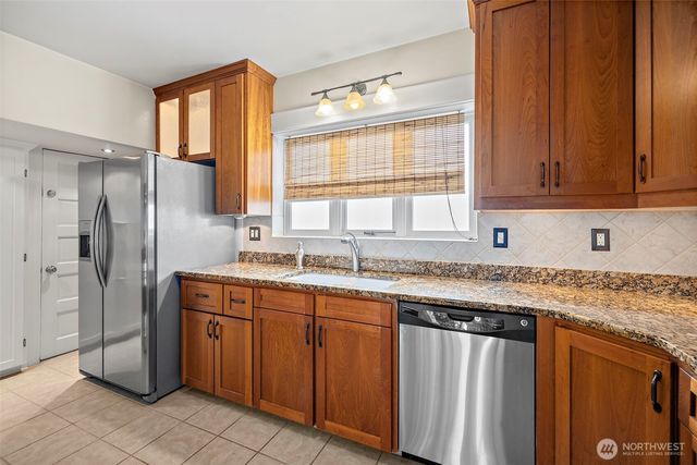 6837 S Thompson Avenue, Tacoma, WA 98408