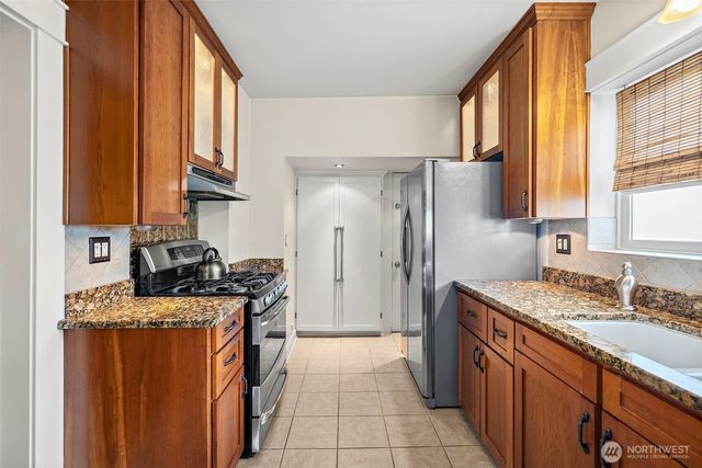 6837 S Thompson Avenue, Tacoma, WA 98408