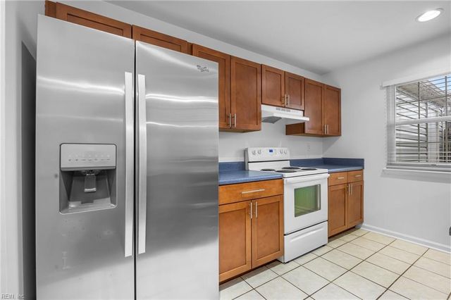 264 Ferdinand CIR, Virginia Beach, VA 23462