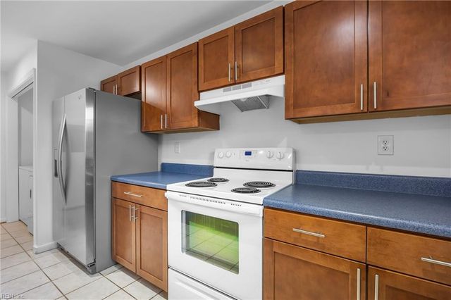 264 Ferdinand CIR, Virginia Beach, VA 23462