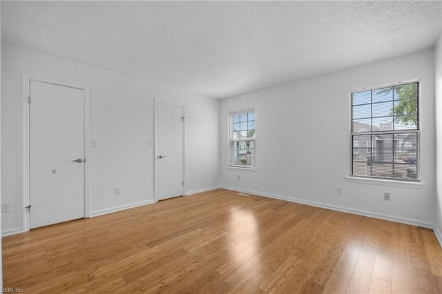 264 Ferdinand CIR, Virginia Beach, VA 23462