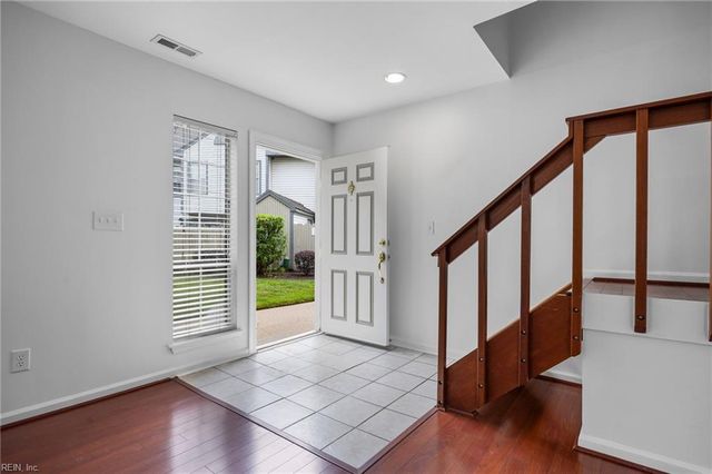 264 Ferdinand CIR, Virginia Beach, VA 23462