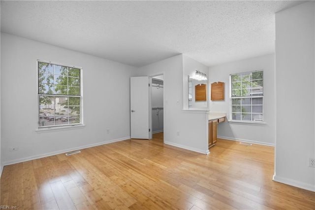 264 Ferdinand CIR, Virginia Beach, VA 23462