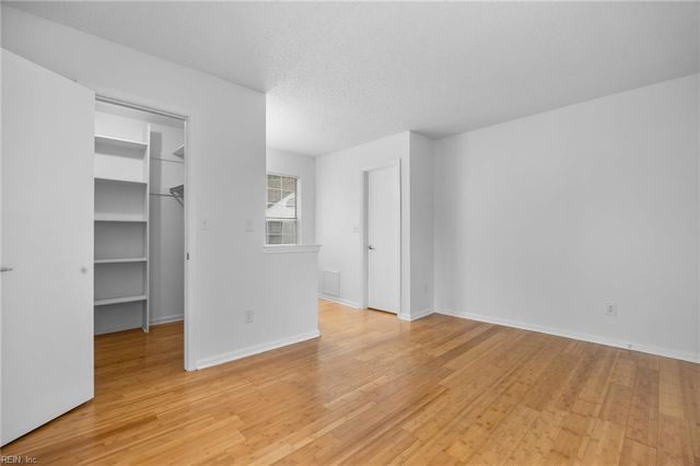 264 Ferdinand CIR, Virginia Beach, VA 23462
