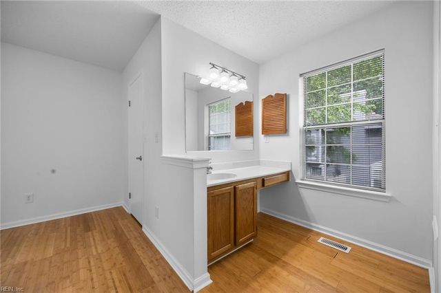 264 Ferdinand CIR, Virginia Beach, VA 23462