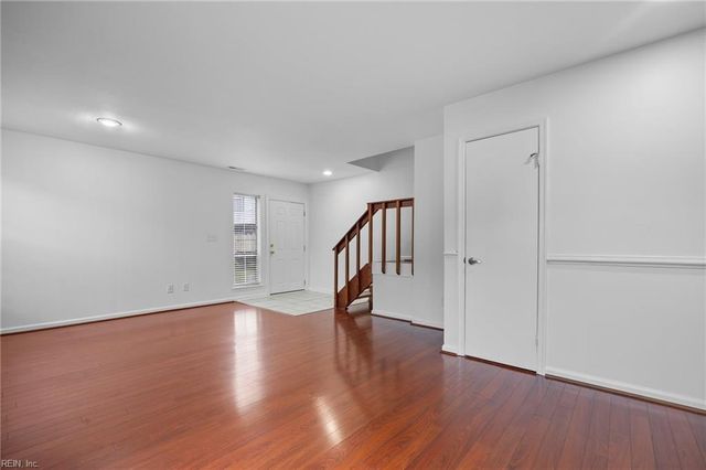 264 Ferdinand CIR, Virginia Beach, VA 23462