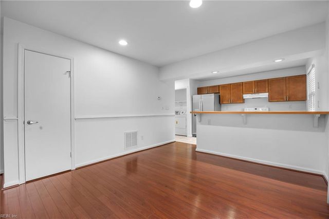 264 Ferdinand CIR, Virginia Beach, VA 23462