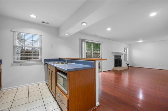 264 Ferdinand CIR, Virginia Beach, VA 23462