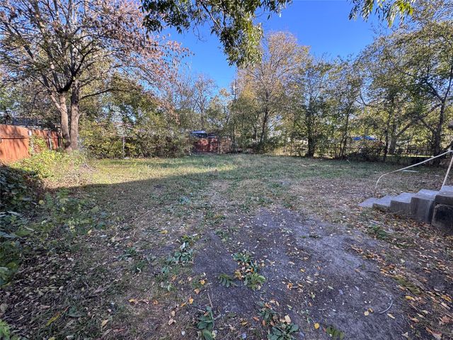 402 Tiawah Drive, Dallas, TX 75217