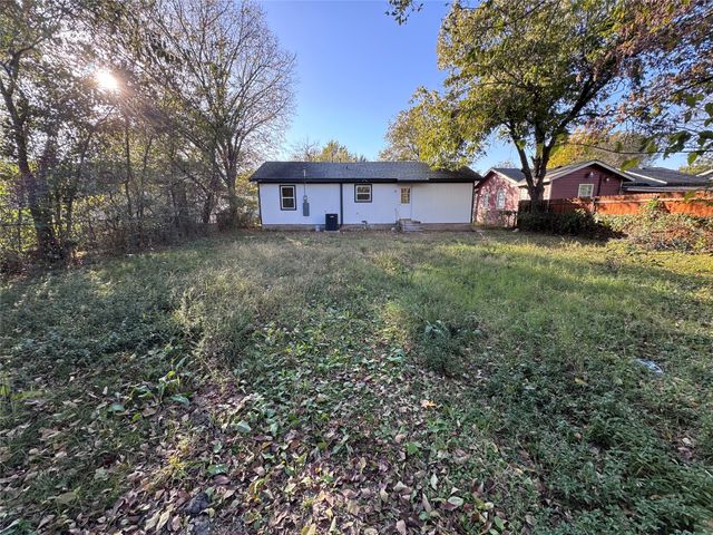 402 Tiawah Drive, Dallas, TX 75217