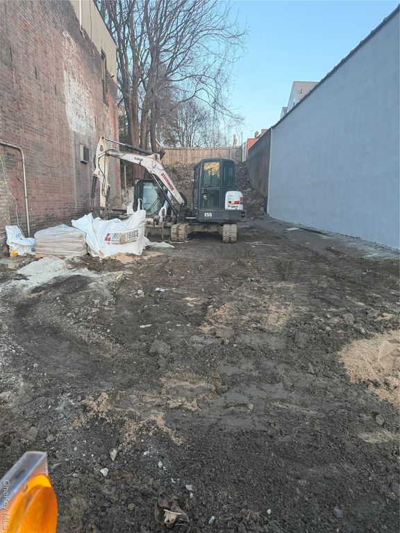 4740 White Plains Road, Bronx, NY 10470