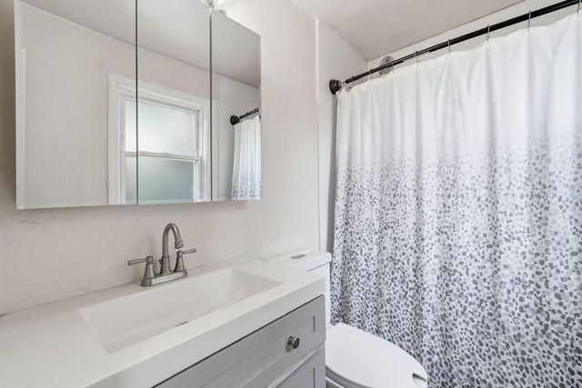 7559 S Hoyne Avenue, Chicago, IL 60620