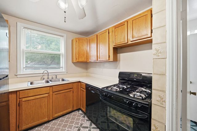 7559 S Hoyne Avenue, Chicago, IL 60620