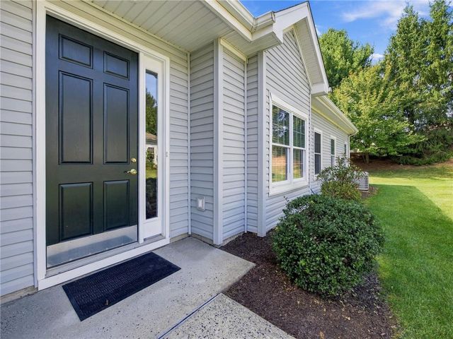 2673 Terrwood Drive West, Lower Macungie Twp, PA 18062