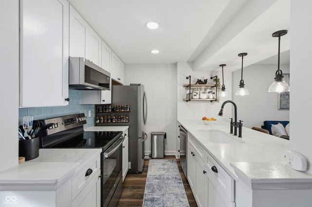 9412 Timber View Drive, Indianapolis, IN 46250