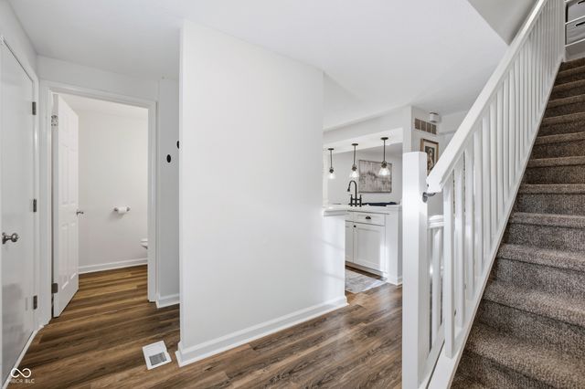 9412 Timber View Drive, Indianapolis, IN 46250