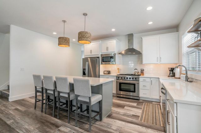 922 N Hill Street, South Bend, IN 46617