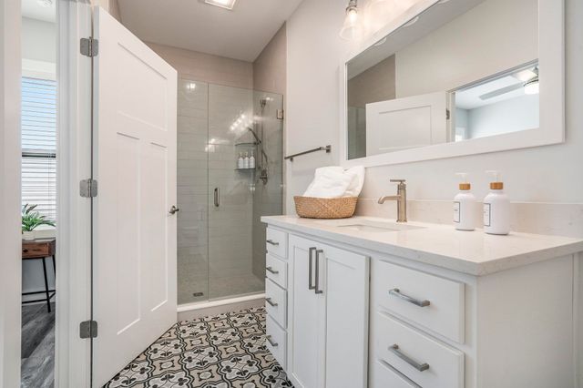 922 N Hill Street, South Bend, IN 46617