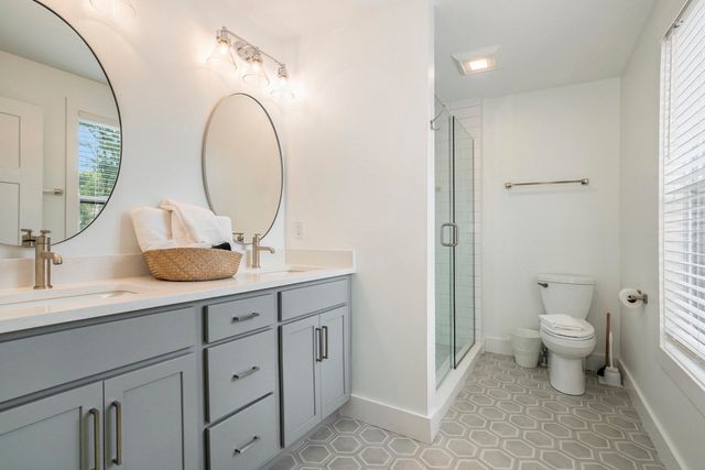 922 N Hill Street, South Bend, IN 46617