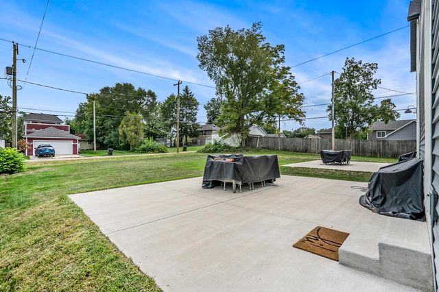 922 N Hill Street, South Bend, IN 46617