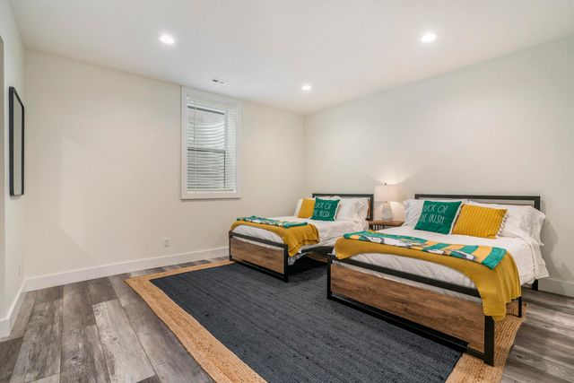 922 N Hill Street, South Bend, IN 46617