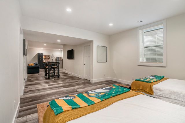 922 N Hill Street, South Bend, IN 46617