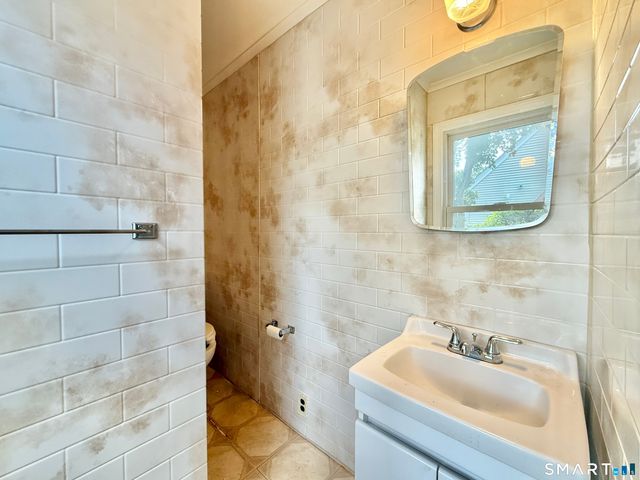 172 Hope Street, Stamford, CT 06906