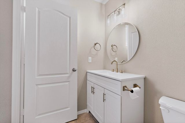 15 Tome Vista Drive, Los Lunas, NM 87031