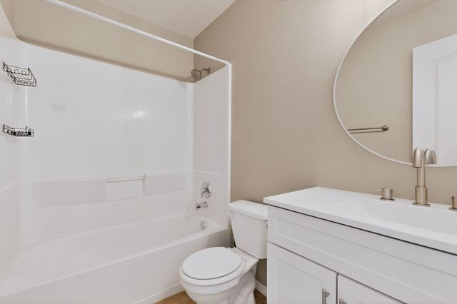 15 Tome Vista Drive, Los Lunas, NM 87031