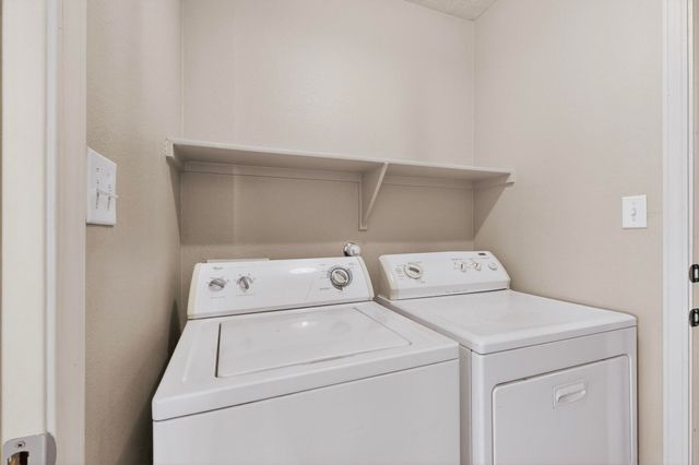 15 Tome Vista Drive, Los Lunas, NM 87031