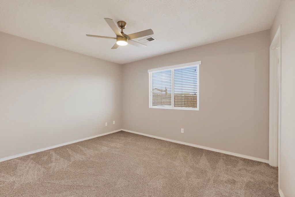 Image 16 of property listing at 15 Tome Vista Drive, Los Lunas, NM 87031