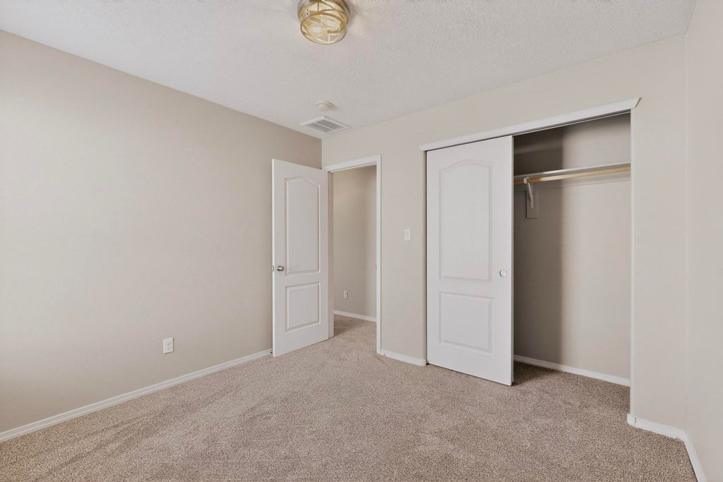 Image 25 of property listing at 15 Tome Vista Drive, Los Lunas, NM 87031