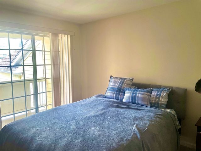 208 Gazebo Cir 208, Reading, MA 01867
