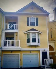 208 Gazebo Cir 208, Reading, MA 01867