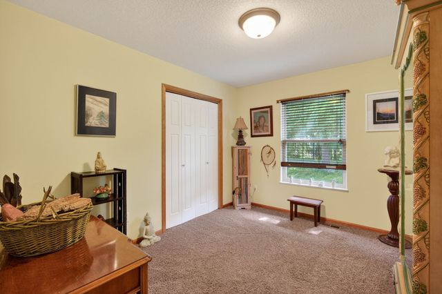 5833 NW 50th Street, Johnston, IA 50131