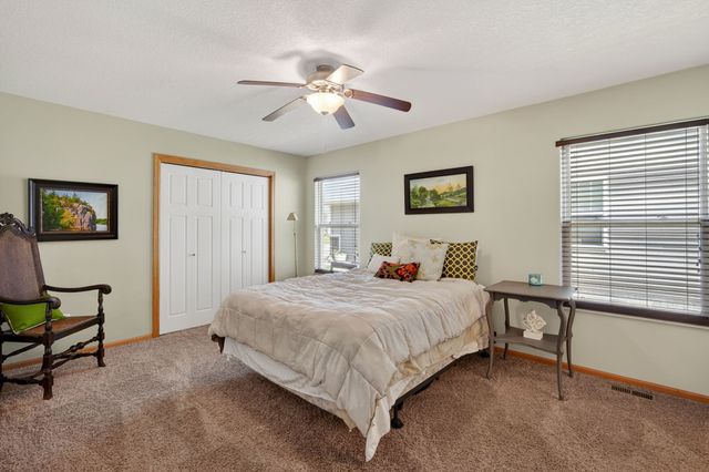 5833 NW 50th Street, Johnston, IA 50131