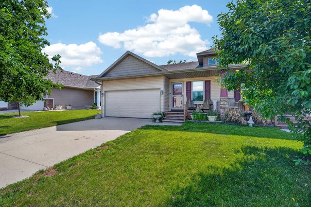 5833 NW 50th Street, Johnston, IA 50131