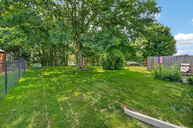 5833 NW 50th Street, Johnston, IA 50131