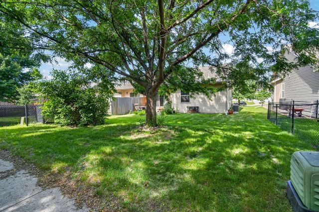 5833 NW 50th Street, Johnston, IA 50131