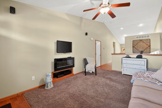 5833 NW 50th Street, Johnston, IA 50131