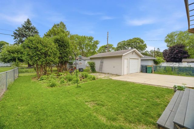 590 E 10TH STREET, Fond Du Lac, WI 54935