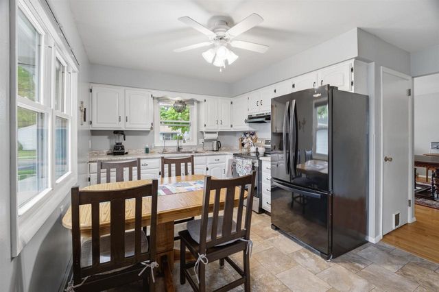 590 E 10TH STREET, Fond Du Lac, WI 54935