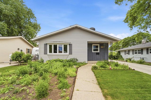 590 E 10TH STREET, Fond Du Lac, WI 54935