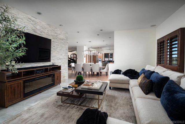 5848 Meadows Del Mar, San Diego, CA 92130